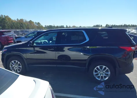 2021 Chevrolet Traverse Awd Ls z USA, uszkodzony, nr VIN 1GNEVFKW7MJ267669